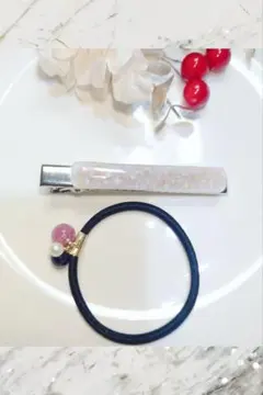 ヘアゴムとヘアクリップのセット
