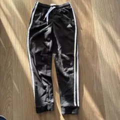 adidas ブラックジャージ 130cm