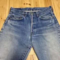 ノーリペア‼️ Levi's 1501 80年代ヴィンテージ　赤耳　W32のサムネイル