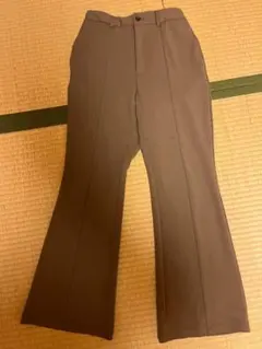 【匿名配送】GU　フレアスラックスパンツM　ブラウン　古着【美品】