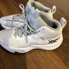 ASICS アシックスNOVA SURGE 3 GS ジュニア　バッシュ23.5