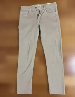 ベージュ スリムフィット チノパン