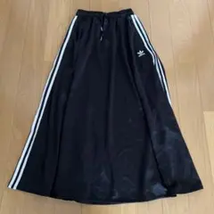 adidas ブラック ロングスカート
