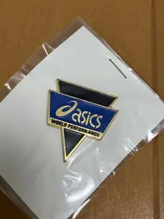 アシックス WORLD PERFORMANCE ピンバッジ 未使用 レトロ