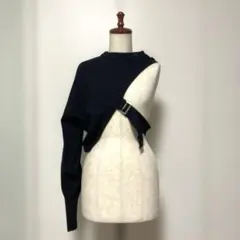 ブラック　ニットセーター 長袖　バックル付き