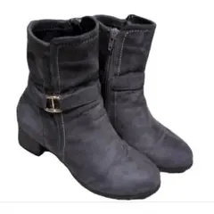 グレー スエード ショートブーツ