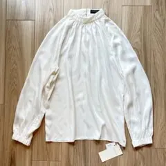 tomorrowland collection ランダムタックブラウス 白 - メルカリ