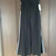 しまむら　Amista カット起毛ラインパンツ　ワイドパンツ　黒　ブラック　M