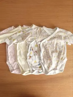 ユニクロ　ベビー肌着　長袖 60cm　4枚セット　まとめ売り