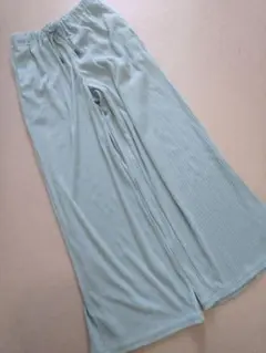 ジーユー　リブプルオンワイドフレアパンツ　150