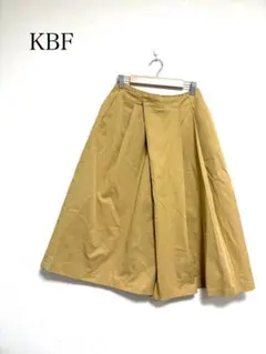 KBF キュロット フレアパンツ ベージュ フリーサイズ ウエストゴム　ひざ下丈