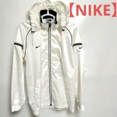【Nike 】フード付きナイロンジャケット ホワイト 実物Lサイズ位