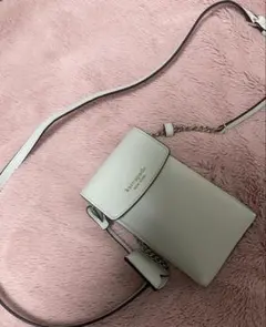 kate spade スマホショルダーバッグ ライトグリーン