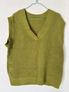 ニットベスト　若草色