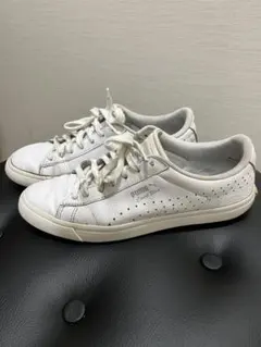 Puma ホワイト レザー スニーカー