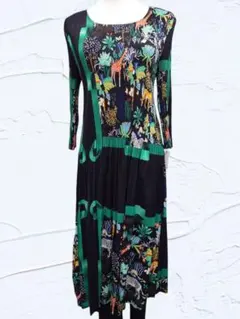 新品★アニマル柄プリーツワンピース　ボタニカル柄