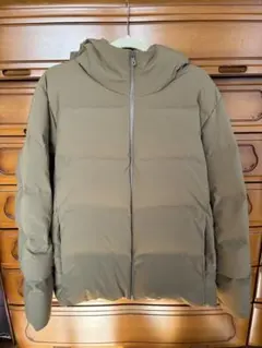 UNIQLO シームレスダウンパーカー