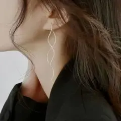 ウェーブ ロング チェーンピアス シルバーカラー