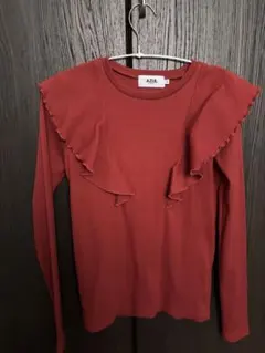 AZUL フリル付き赤長袖トップス