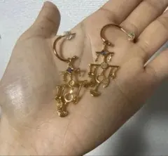 ゴールドカラー 天秤モチーフ ピアス
