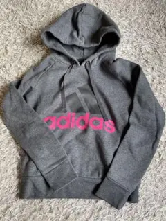 adidas グレー フード付きパーカー