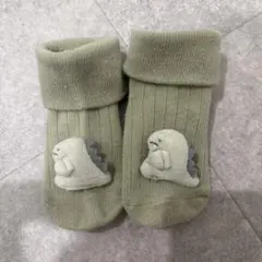 恐竜デザイン　グリーン ベビー靴下