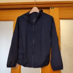 ユニクロ　ポケッタブル　パーカー　ネイビー　 サイズ150　ほぼ未使用
