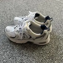New Balance 530ランニングシューズ ホワイト/ネイビー22.5
