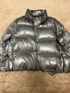 ユニクロ ウルトラライトダウンシャイニーボリュームジャケット