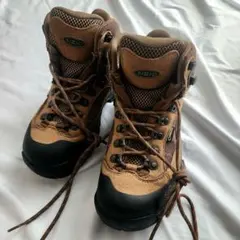 Item thumbnail for item e057e67c-640f-4d6f-83e9-ddcff328e982