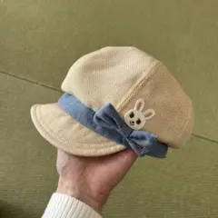 ミキハウス　ベージュのウサギ刺繍キャスケット帽子
