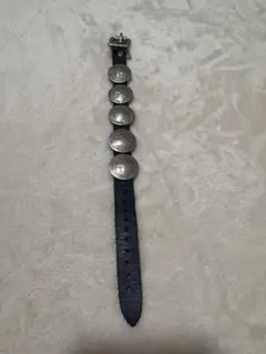 ブラックレザーブレスレット メタルボタン付き