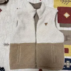 GUESS フリースベスト ベージュ/クリーム