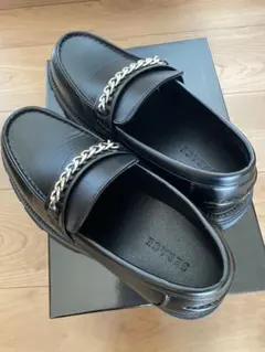 SERACE ボリュームハイソールチェーンビットローファー