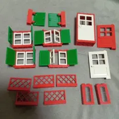 ④オールドレゴ シャッター付き窓 ドア 赤 緑 小窓 ラティス フェンス