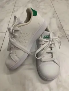 アディダス adidas スニーカー　18センチ