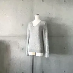 ユニクロUNIQLOカシミヤ100%VネックセーターグレーM