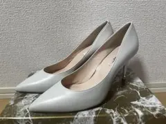 新品未使用⭐︎Ⅶ Ⅻ XXXホワイト ポインテッドトゥパンプス23.5cmのサムネイル