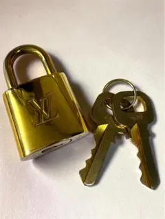 ルイヴィトン カデナ パドロック 南京錠 ゴールド 番号454 鍵2本付き 美品のサムネイル