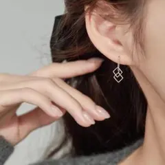 残り僅か♡　シルバー　スクエア　幾何学　ピアス　シンプル　ワンポイント　高級感