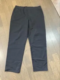 ブラック イージーパンツ ユニクロ