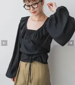 美品 ラトータリテ ケープカラーブラウス 黒 - メルカリ