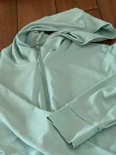 UNIQLO エアリズム　グリーンパーカー 150