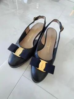 フェラガモ　ヴァラ　リボン　サンダル