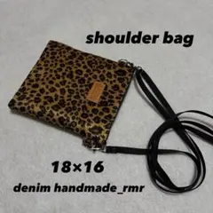 レオパード　ショルダーバッグ　スマホショルダー　サコッシュ　ショルダー