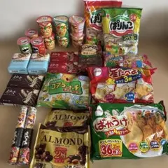 J*2様 お菓子まとめ売り　アーモンドチョコ　じゃがりこ　せんべい　お菓子セット