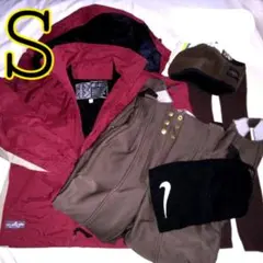 スキーウエア　スノーボードウエア　スノボー　上下セット　ナイキの帽子付き　女性