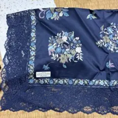 小林文次郎　上品なネイビー レースハンカチ