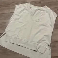 earth music & ecology Vネックノースリーブ