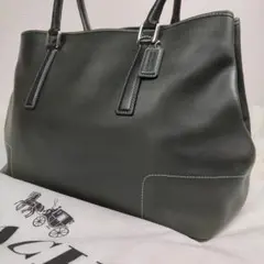 本日限定価格　COACH　トートバッグ　肩掛け　A4収納可能　チャーム　グリーン